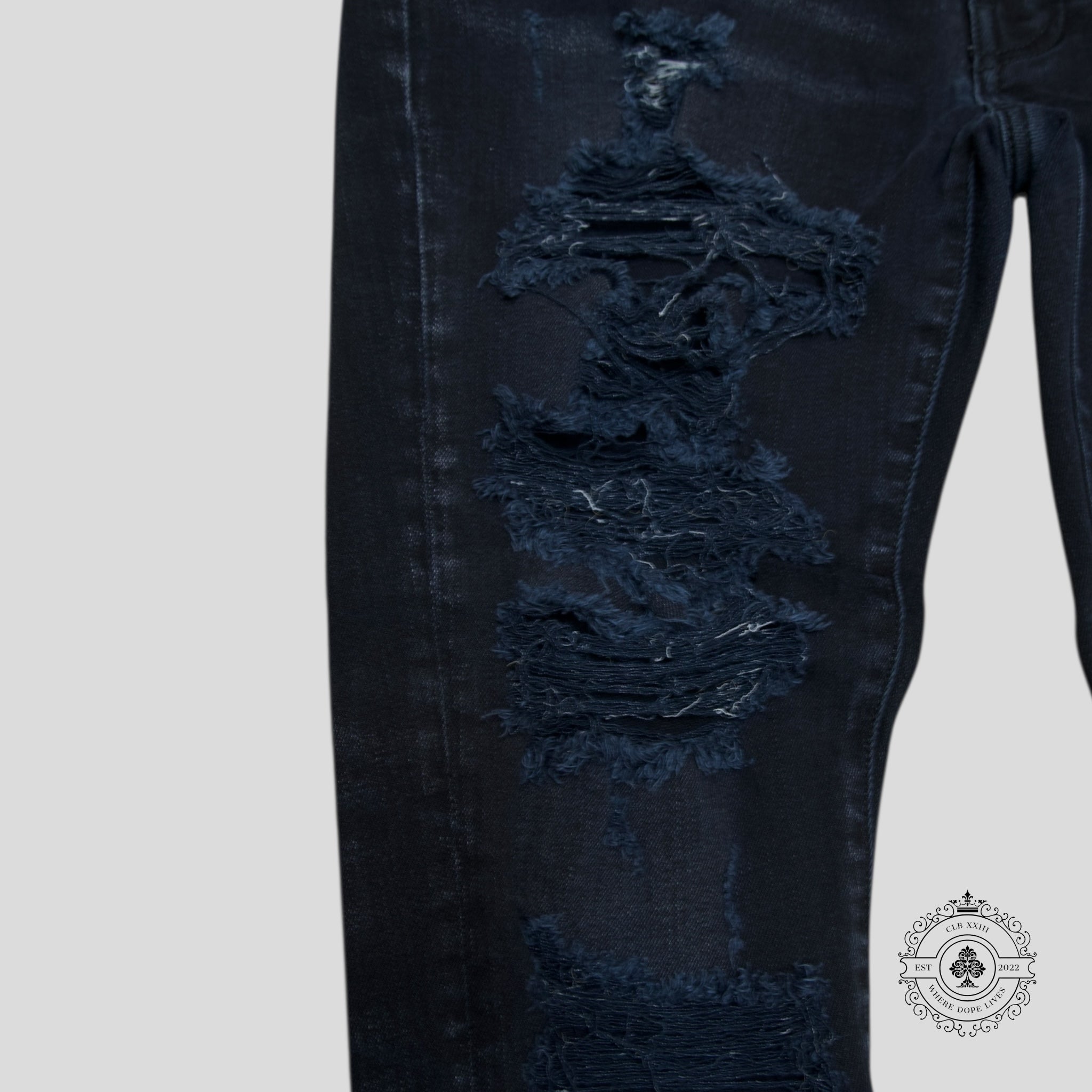 Amiri MX1 Thrashed Denim in Aged Black